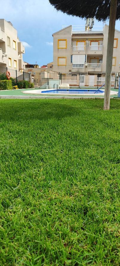 Parque Aromatico Con Dos Piscinas Lägenhet Torrevieja Exteriör bild